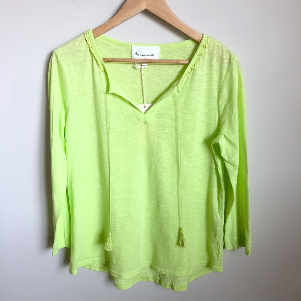 Two by Vince Camuto chartreuse split neck T-shirt